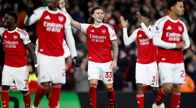 Arsenal defeated Tottenham decisively in the derby.