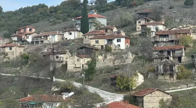 It has a history of 450 years! Only 4 people live in this village now.