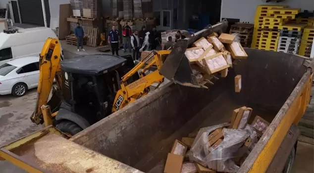 25 tons of spoiled chicken was seized in Antalya.