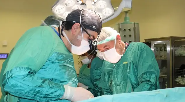 A 15-kilogram tumor was removed from the abdomen of the sick woman.