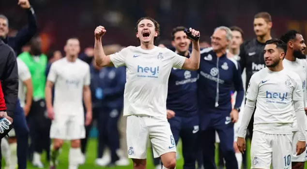 The whole country is talking about the Galatasaray match! A brazen headline from the Belgian press.