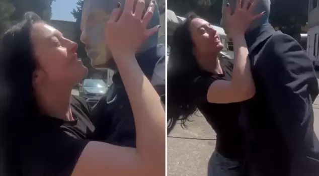 Melis Sezen danced with a mannequin.