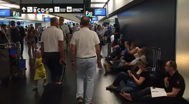 Crisis at the airports! Planes are being grounded.