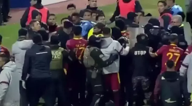 The cup match turned into a battlefield! A total of 17 red cards were issued.