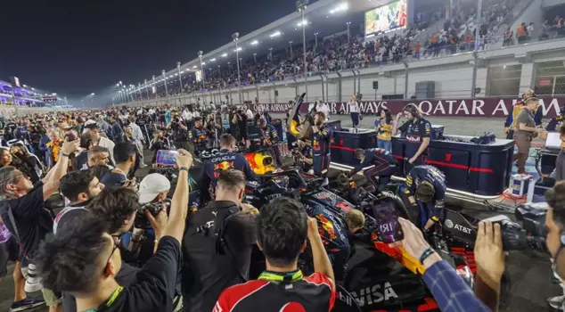 A breathtaking moment in Formula 1! The championship has come down to the final race.