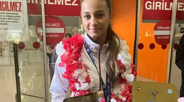 Elif Ceren Şanlı became the World Kickboxing Champion.