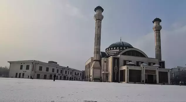 The first snow of the season has fallen in Kars.
