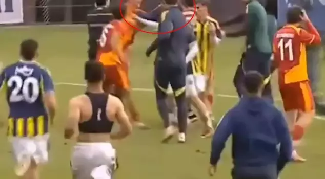 In the U19 Paf League derby between Fenerbahçe and Galatasaray, fists were flying in the air.
