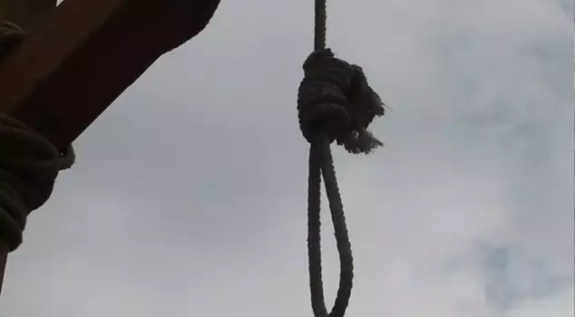 The execution of the man who killed his wife was carried out in public!