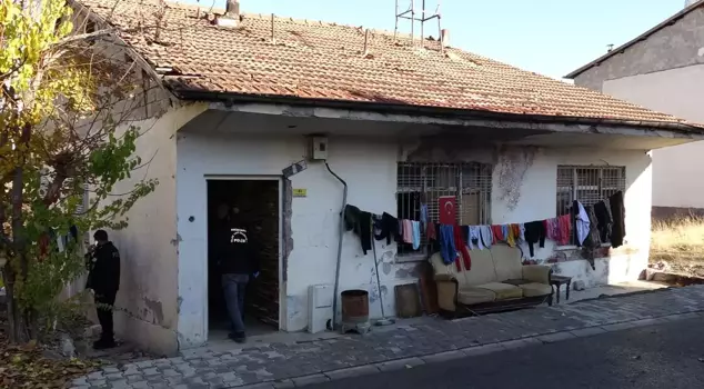 A mysterious event in a detached house! Two siblings suddenly fell ill, and bad news arrived.