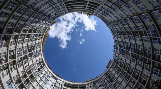 An interesting solution to the real estate crisis from China! They deleted posts that spread 