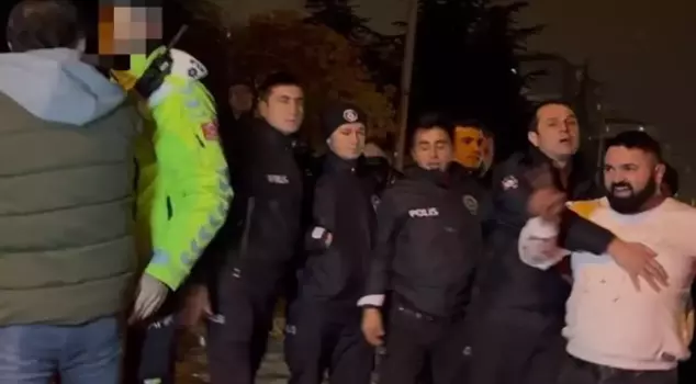 He is not even aware that he had an accident, but he is threatening the police: 