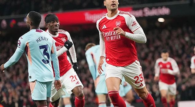 The Premier League leaders, Arsenal, defeated Brentford by two goals.