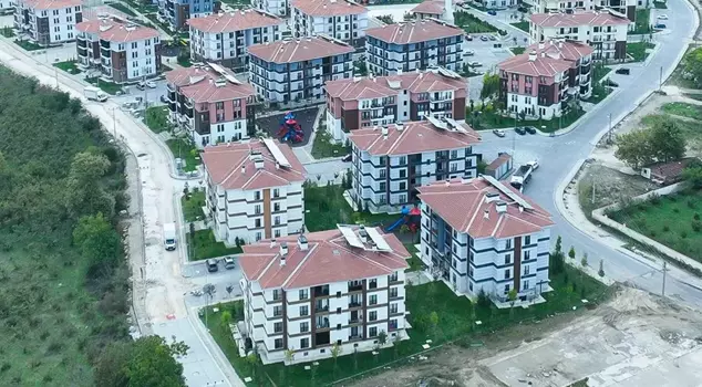 Can co-owners of a property apply for the 500,000 housing project?