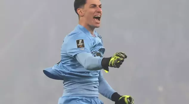 كان يُذكر أيضًا مع غلطة سراي! كشف بيرك أوزر، اللاعب السابق في فنربخشة، عن الفريق الذي يشجعه.