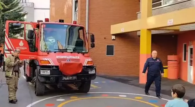 The school was evacuated in Fatih due to a natural gas leak.