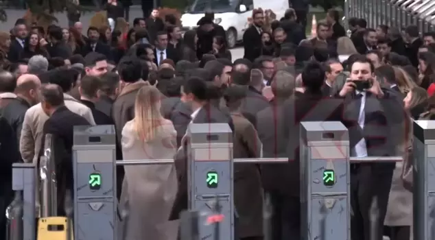 The general salary increase has been withdrawn, and experts from the Ministry of Finance protested the decision.