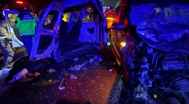 In a traffic accident involving three vehicles in Mardin, four people died and five were injured.