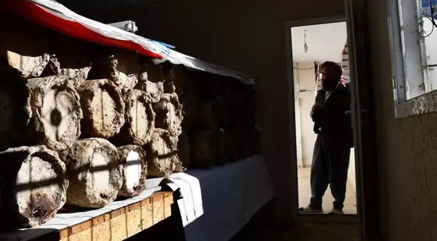 He allocated the most beautiful room of his house! He is selling it for 10,000 TL per kilogram.