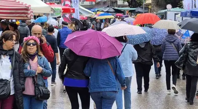 One in three people wants to leave this district.