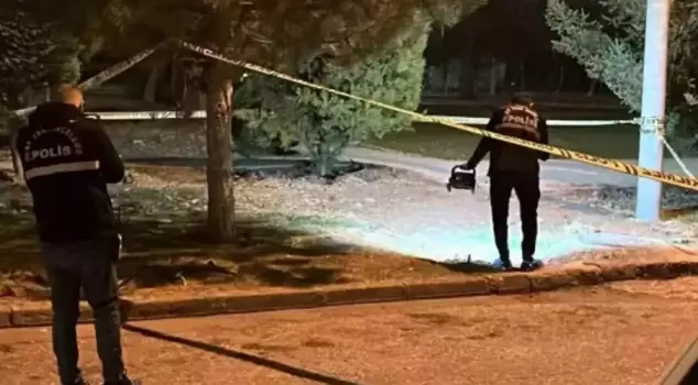 بين مجموعتين متنافستين، تحدثت الأسلحة في الشجار الذي نشب بينهما.