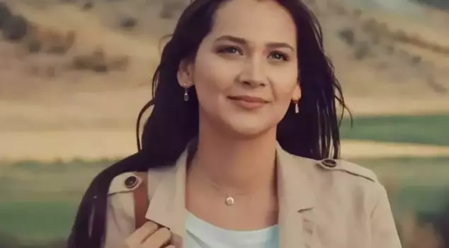 Gülsim Ali dazzled in her black mini dress! The onlooker took a second glance.