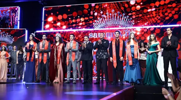 SammyVit Klass Model selected the stars of Turkey with a magnificent night.