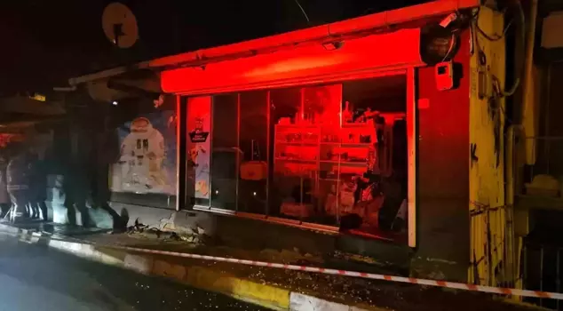 A building with a sliding upper floor leaned against a shanty in Sarıyer: A disaster was averted.