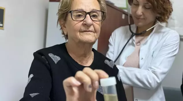 The pill he swallowed with an aluminum foil was removed from his lung 4 years later.