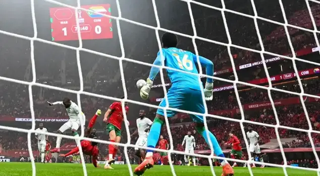 In the opening match of the Africa Cup, a bicycle kick from a former star of the Super League.