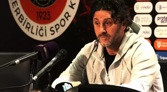 فاطح تيكك: من الصعب علي قبول ذلك.