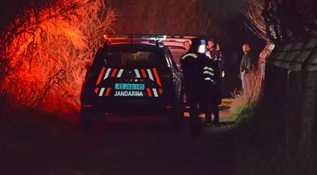 A man killed his wife in Manisa and threw her into a field; he was caught at the border while trying to escape to Iran.