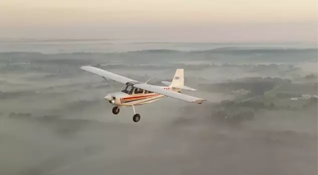 A small aircraft belonging to the Mexican Navy crashed off the coast of Texas, USA, resulting in the deaths of 5 people.