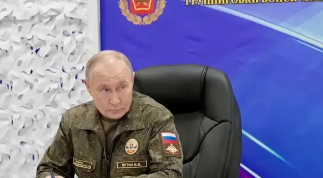 روسيا بدأت في إجلاء عائلات الدبلوماسيين في فنزويلا.