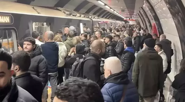 Metro malfunction in Istanbul causes delays in services.