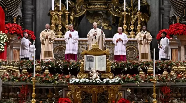 البابا ليو الثالث عشر في عظة عيد الميلاد الأولى أشار إلى الأزمة الإنسانية في غزة.