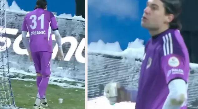 The image is from Turkey! - While playing a match to warm up in -10 degrees Celsius, they drank tea.