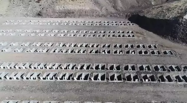 Graves are now just a click away: Those who wish can see the photo, and those who want can have prayers recited.