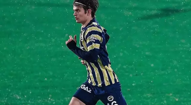 غالاتاسراي تتواصل مع إسحاق فُورال، لاعب فنربخشة السابق.