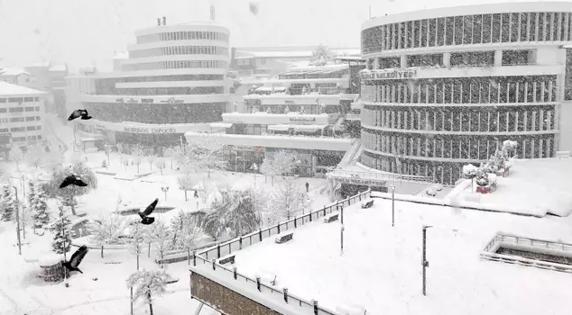 The snow depth reached half a meter right next to Istanbul.