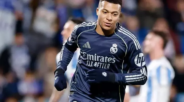 مبابي الذي يمتلك حصة في الفريق تولى قيادته نجم الدوري الممتاز السابق.