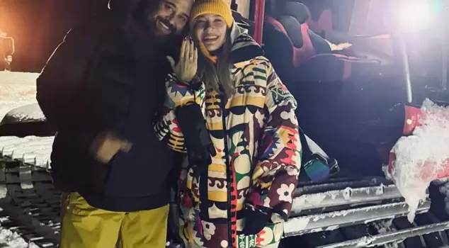 سومر يقدم عرض زواج لا يُنسى لحبيبته التي تصغره بـ 21 عامًا.