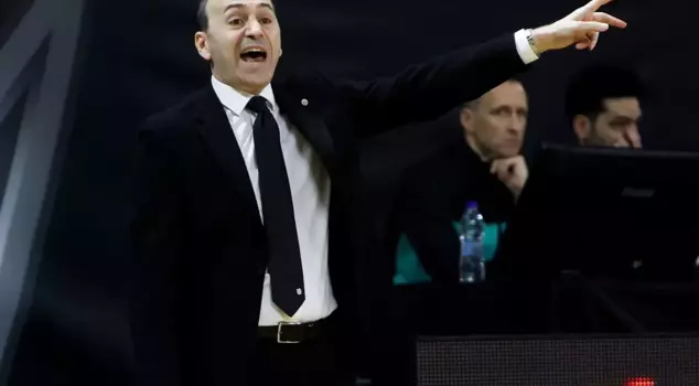 غالاتاسراي MCT تكنيك انفصلت عن المدرب الرئيسي ياكوب سيكزكوك.