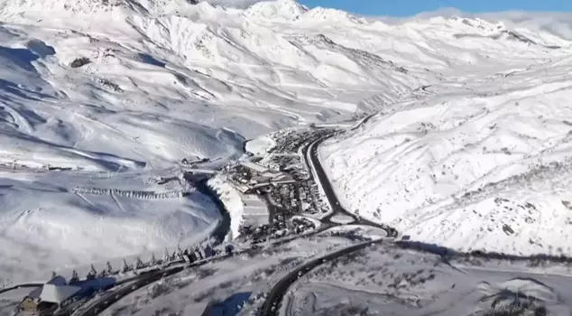 An avalanche occurred in Spain: 3 dead.