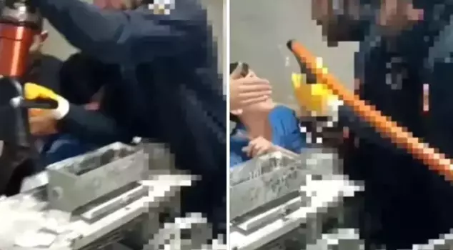 ذَاتَتِ النَّارُ إِلَى نَجْدَةِ الطَّفْلِ الَّذِي عَلقَ ذِرَاعُهُ فِي مَكِينَةِ العَجِينِ.