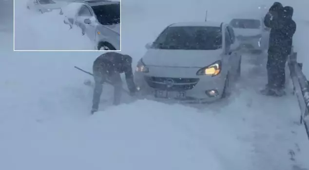 Visibility is zero! The Sivas-Kayseri road is closed.