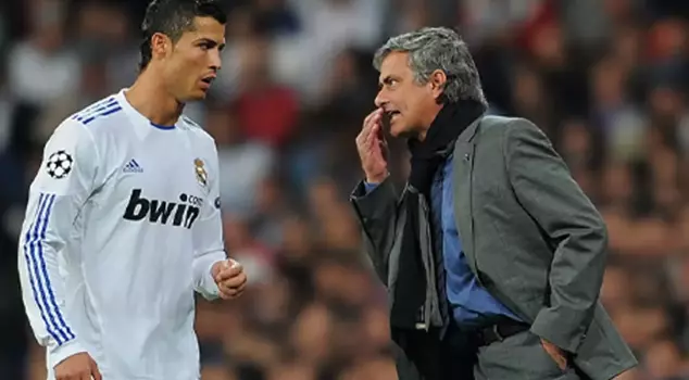 The confession from Mourinho years later about the star footballer: He made Ronaldo cry in the locker room.