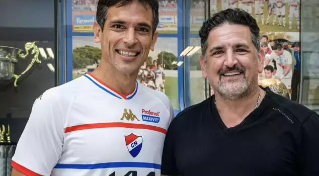 Surprise signing from the legendary 44-year-old Santa Cruz.