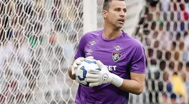 Fluminense continued with 45-year-old Fabio.