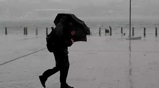 Министерство внутренних дел сделало предупреждение о шторме для 13 провинций.